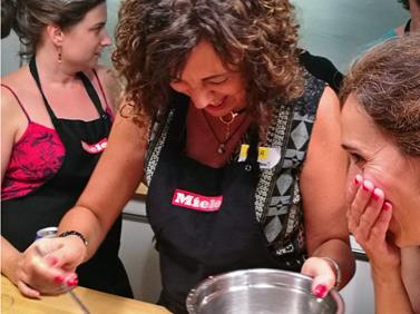 Taller de cocina participativo para empresas, amig@s y familiares | 9 | Escuela de cocina en Barcelona - Clases de cocina Barcelona - Actividades de Team Building gastronómico en Barcelona